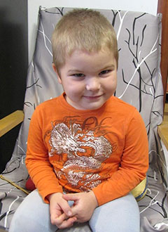Вова Песков, 15 лет, синдром опсоклонус-миоклонус, требуется обследование в Национальном педиатрическом миоклоническом центре (Спрингфилд, штат Иллинойс, США).